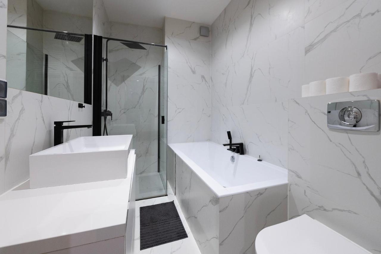 The Highest Penthouse In On B&b-freeparking Apartament *